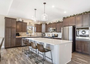 Condo, Multiple Beds, Hot Tub, Mountain View (On The Rocks) | Private kitchen