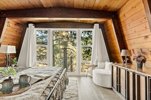 3 bedrooms, travel crib, free WiFi, bed sheets