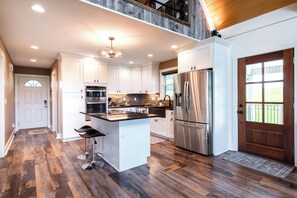 Mikrowelle, Ofen, Herdplatte, Geschirrspüler