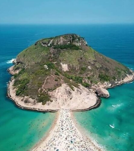 Apartment with large outdoor area to gather friends and family, close to the beach