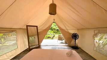 Deluxe Tent | Free WiFi