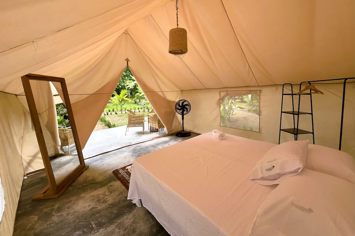 Deluxe Tent