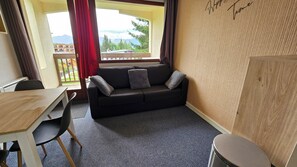 TV - 4/6-person apartment close to the slopes (Fontcouverte-la-Toussuire)