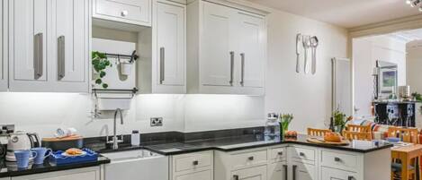 Microwave, oven, stovetop, dishwasher