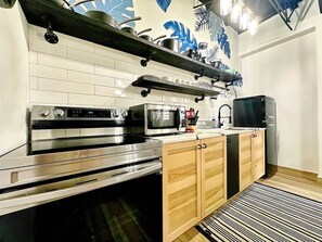 Fridge, microwave, oven, stovetop