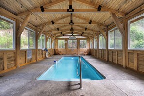 Innenpool, beheizter Pool