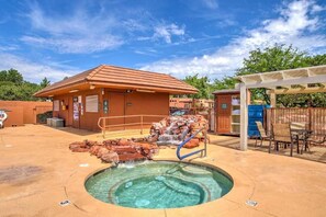 Outdoor spa tub - Getaways at Sedona Pines (Sedona)
