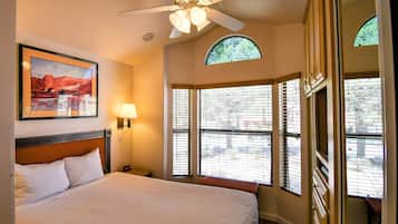 Room, 2 Bedrooms | Iron/ironing board, free WiFi, bed sheets