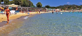 4 LEMONS LUXURY STUDIO 01