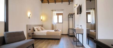 1 dormitori, planxa i posts de planxar, wifi i roba de llit