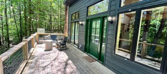 A Cozy Retreat in the Woods