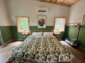 1 bedroom, desk, free WiFi, bed sheets