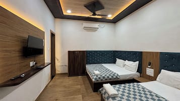 Kamar Keluarga | Ruang kerja ramah laptop dan Wi-Fi gratis