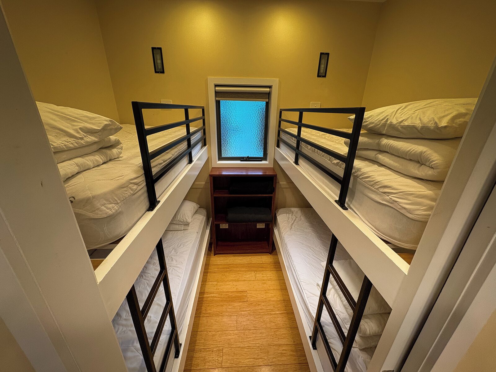 2 chambres, fer et planche à repasser, accès Internet