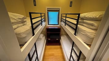 2 chambres, fer et planche à repasser, accès Internet