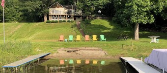 Bring the Family and the pups ! Private Lakeside Home  w/WIFI