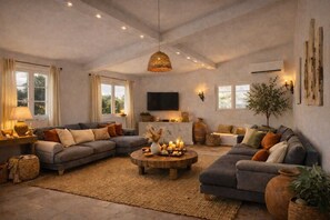 TV, table football - "Roccapina - Exceptional villa in Sartène (Sartène)