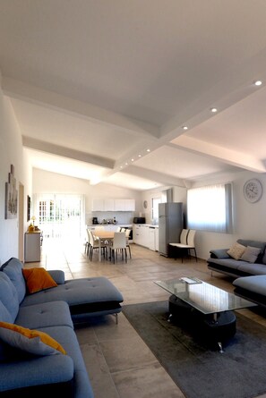 TV, table football - "Roccapina - Exceptional villa in Sartène (Sartène)