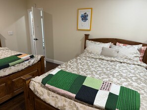 3 quartos, ferros/tábuas de passar roupa, Wi-Fi, roupa de cama