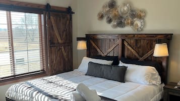 2 bedrooms, desk, iron/ironing board, travel cot