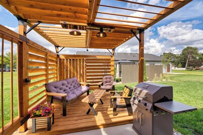ALL NEW in Sioux Falls WHY Stay in a MOTEL!!! Amazing home 4 amazing guest
