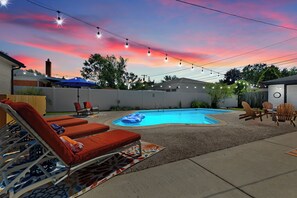 Piscina a l'aire lliure i piscina climatitzada 