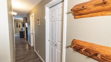 Condo, Multiple Beds (Abbot House - Unit 10) | Interior