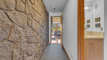 House, Multiple Beds (Fairway Lane - Unit 5) | Interior