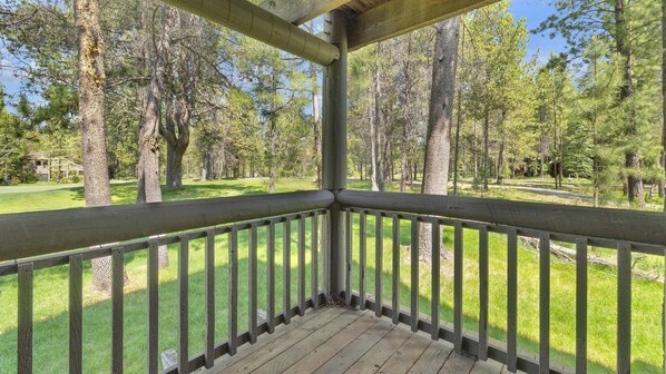 コンドミニアム ベッド (複数台) (Wildflower - Unit 40) | 施設の敷地