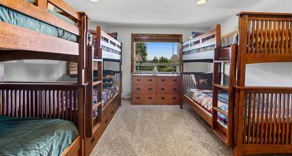 Lakefront Luxury w/ Hot Tub & Private Dock