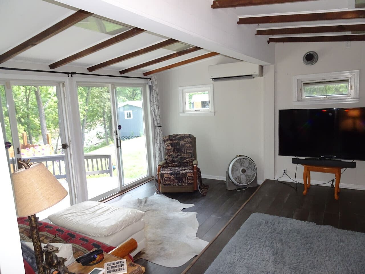 TV, fireplace, stereo