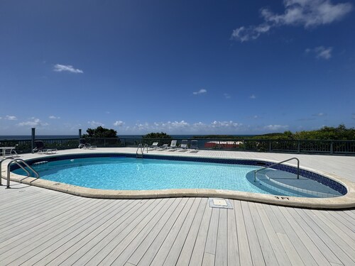 Modern 2-bedroom condo in wonderful Ft. Augusta with AC, WiFi