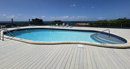 Modern 2-bedroom condo in wonderful Ft. Augusta with AC, WiFi