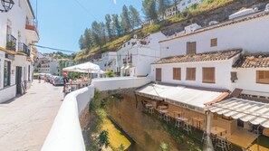 Outdoor dining - Casa Rural Abril Setenil de las Bodegas by Ruralidays (Cádiz)