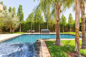 Pool - 3-Bedroom Villa Retreat : Pool, Jacuzzi, Traditional Hammam & Tranquil Greenery (Marrakech)