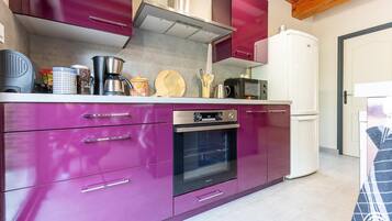 Refrigerador, microondas, horno y lavavajillas