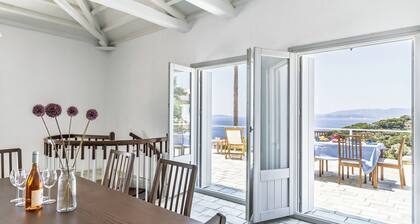 Still Horizon House-Located at the top of Loutraki port-Sunset & Sea view
