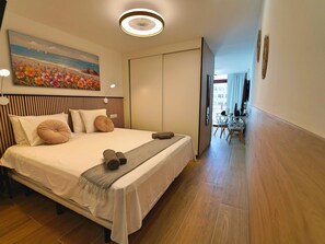 1 bedroom, iron/ironing board, internet, bed sheets