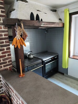 Micro-ondes, four, plaque de cuisson, lave-vaisselle