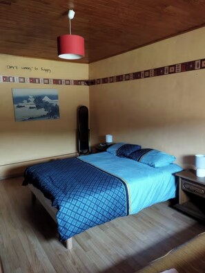 3 chambres, fer et planche à repasser, Wi-Fi, literie fournie