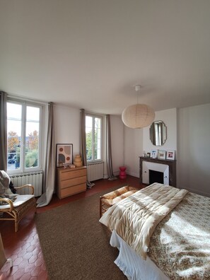 4 chambres, bureau, fer et planche à repasser, Wi-Fi gratuit