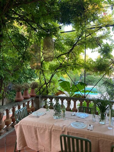Villa de Charme avec Piscine et Jardin au Pied du Mont Faron -10 min des plages