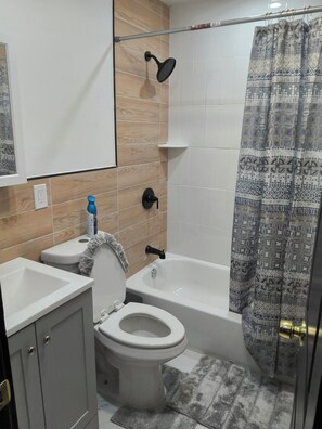 Bathroom - TKC Log (Newark)