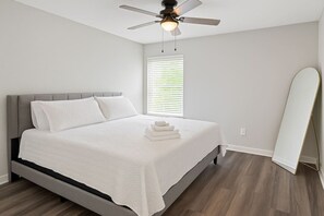 3 bedrooms, desk, iron/ironing board, travel cot