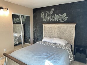 3 bedrooms, iron/ironing board, WiFi, bed sheets