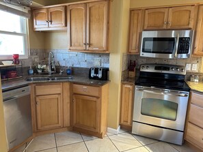 電子レンジ、オーブン、コンロ、食器洗い機