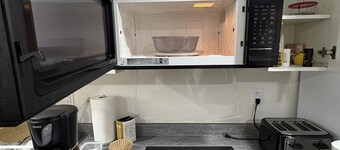 Unique Favor – 2 Bedroom Basement (Prairie Pointe)