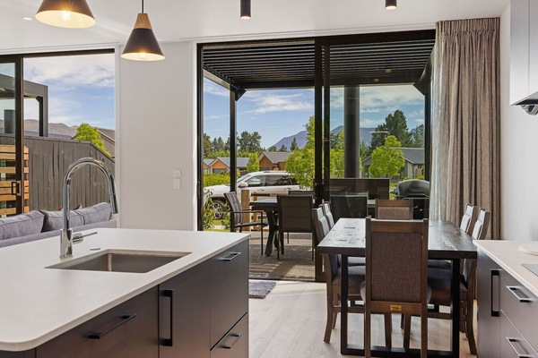 Indoor / outdoor flow from the living area to the patio