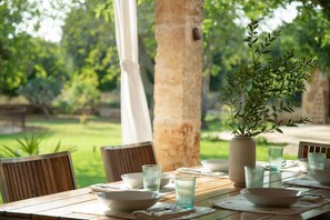 Outdoor dining - Sa Carrotja   Traditional villa with pool (Manacor)
