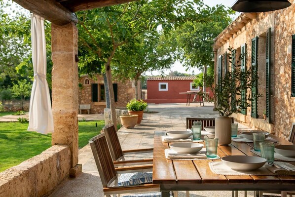Outdoor dining